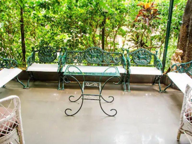 Hotel Chandralok Lonavala Kültér fotó