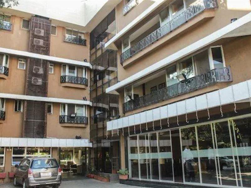 Hotel Chandralok Lonavala Kültér fotó