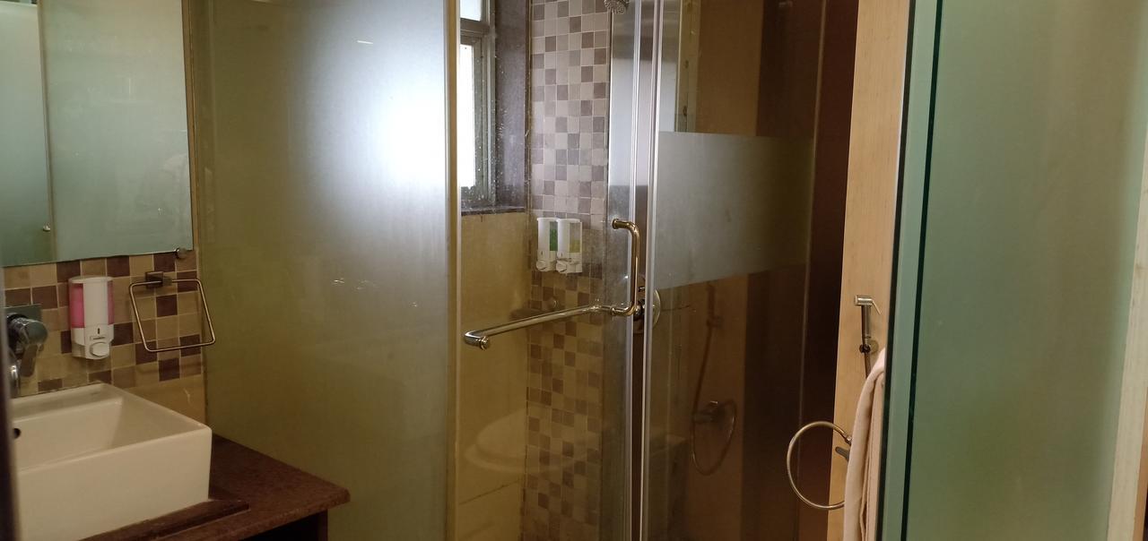 Hotel Chandralok Lonavala Kültér fotó