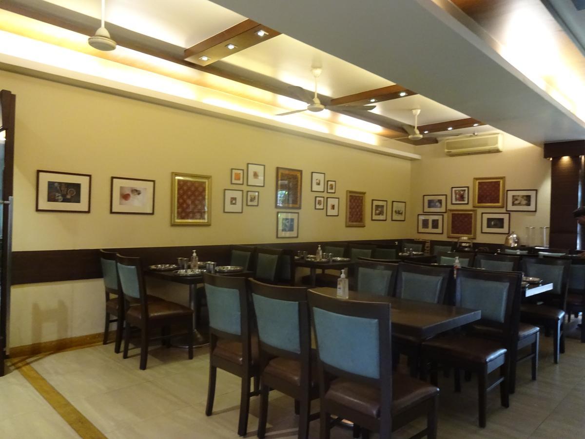 Hotel Chandralok Lonavala Kültér fotó