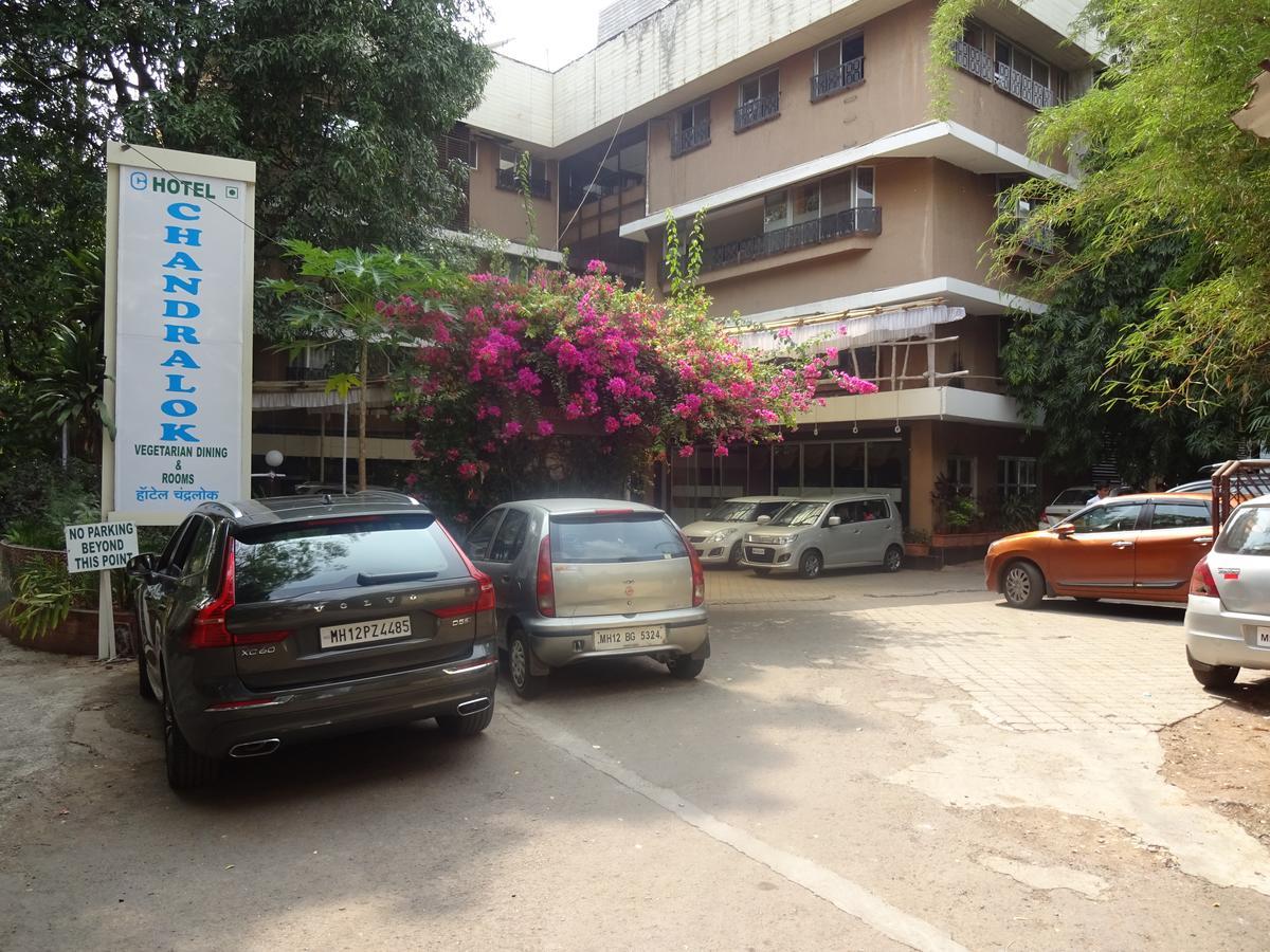 Hotel Chandralok Lonavala Kültér fotó