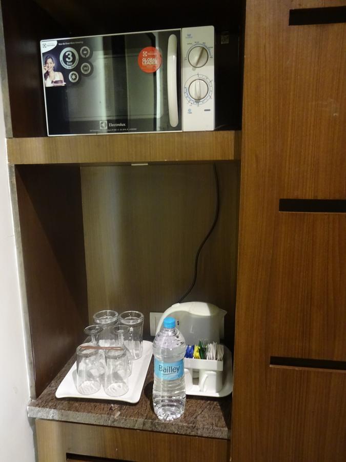 Hotel Chandralok Lonavala Kültér fotó