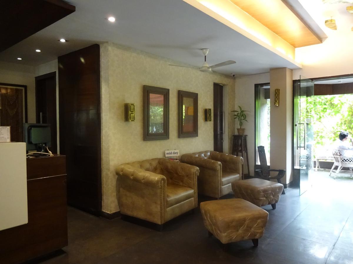 Hotel Chandralok Lonavala Kültér fotó